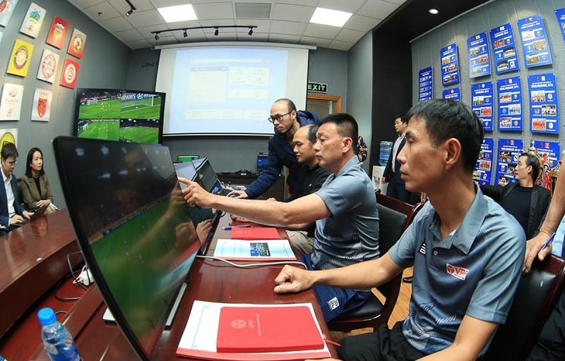 Việc đầu tư công nghệ Var giúp cho nền bóng đá Việt Nam phát triển văn minh hơn