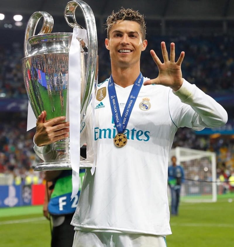 Ronaldo - người hùng trong giấc mơ decima của Real